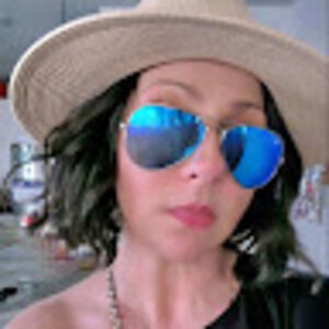 Meet your Posher, Crystal